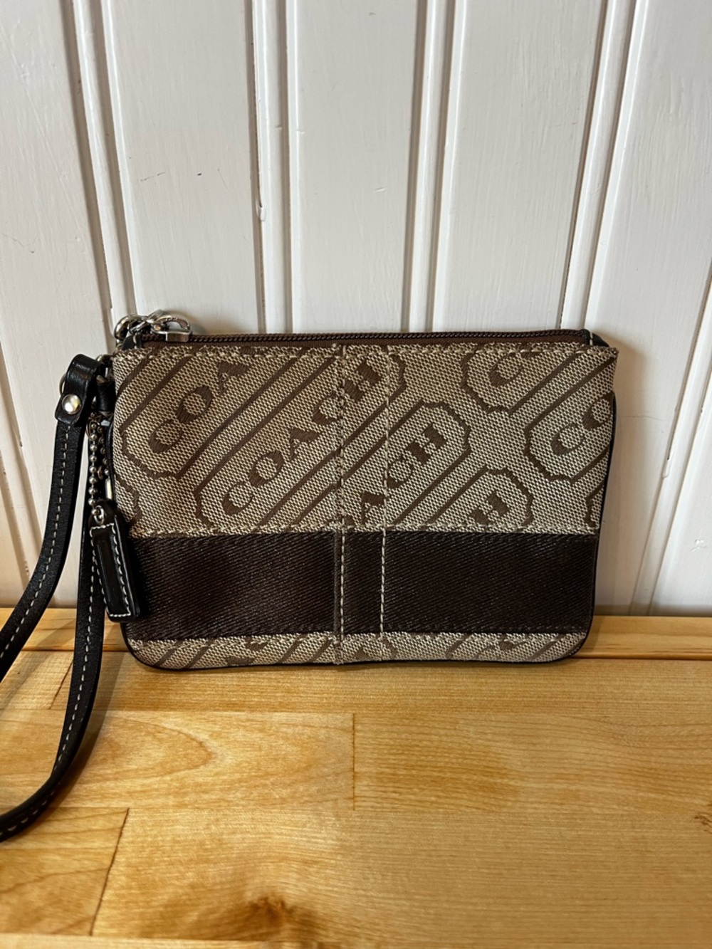 Coach Signature Lozenge wristlet- Vintage